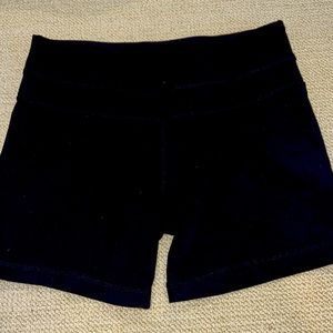 Lululemon black short bike shorts